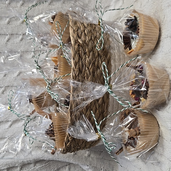 Rustic Starters Hand Crafted | Accents | Hand Crafted Rustic Pinecone Aroma Wax ...